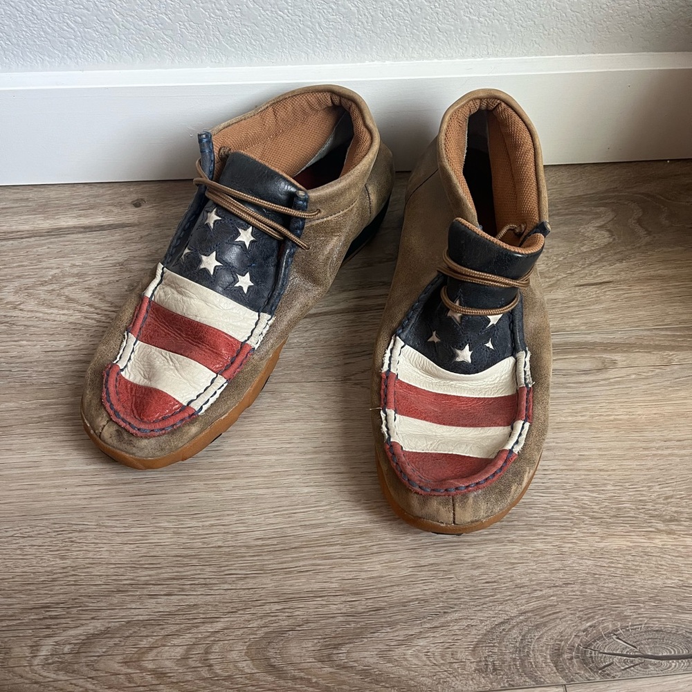 Twisted X Chukka Driving Mocs Brown Leather USA Flag Red White
